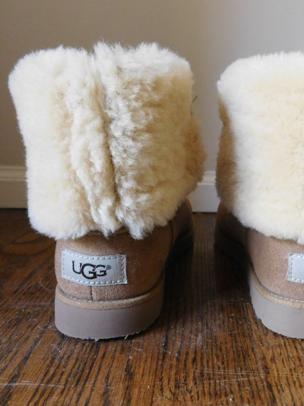 🧸 UGG Classic Tall Boots Womens 6.5 Chestnut Shearling Suede Winter Cozy - Picture 2 of 8